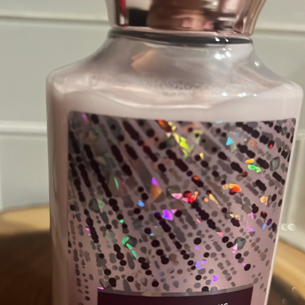 Bath & Body Works - A Thousand Wishes - daily nourishing body lotion - Picture 3 of 7